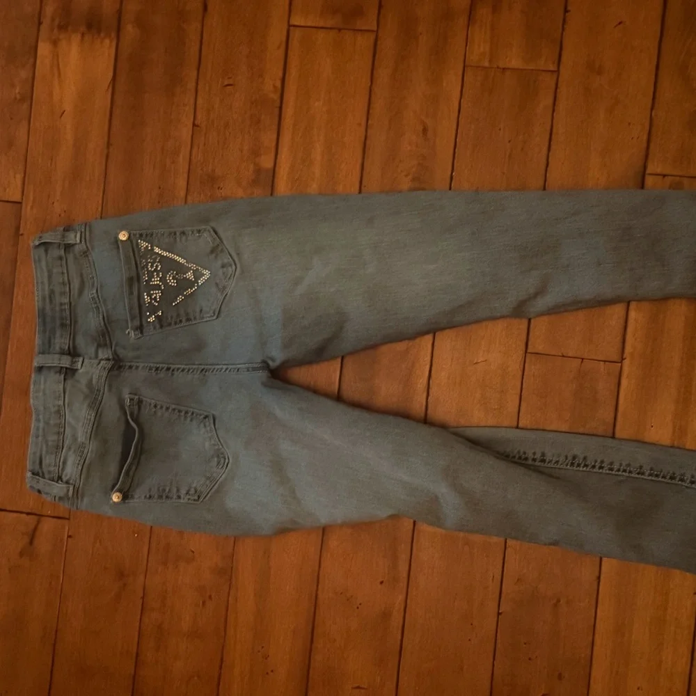 Guess‎ Girls Light Wash Jeans Size 10 Rhinestone Logo
